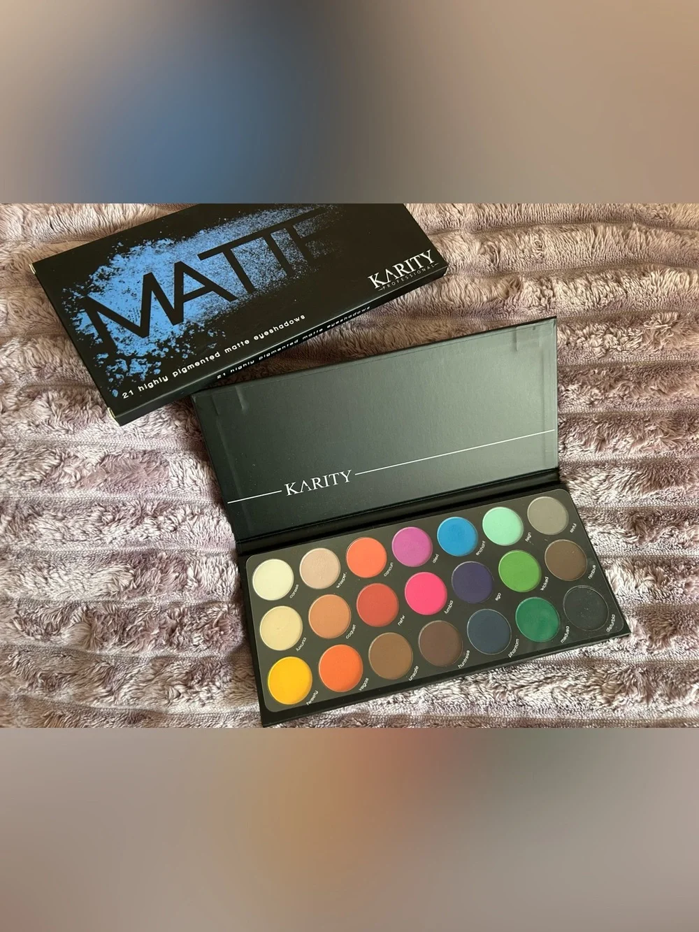 NIB Karity 21 Shadows in Matte